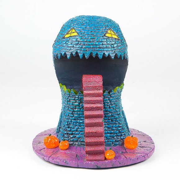 SALE The Nightmare Before Christmas Lizzard House Blacklight Village Collection - Picture 1 of 5